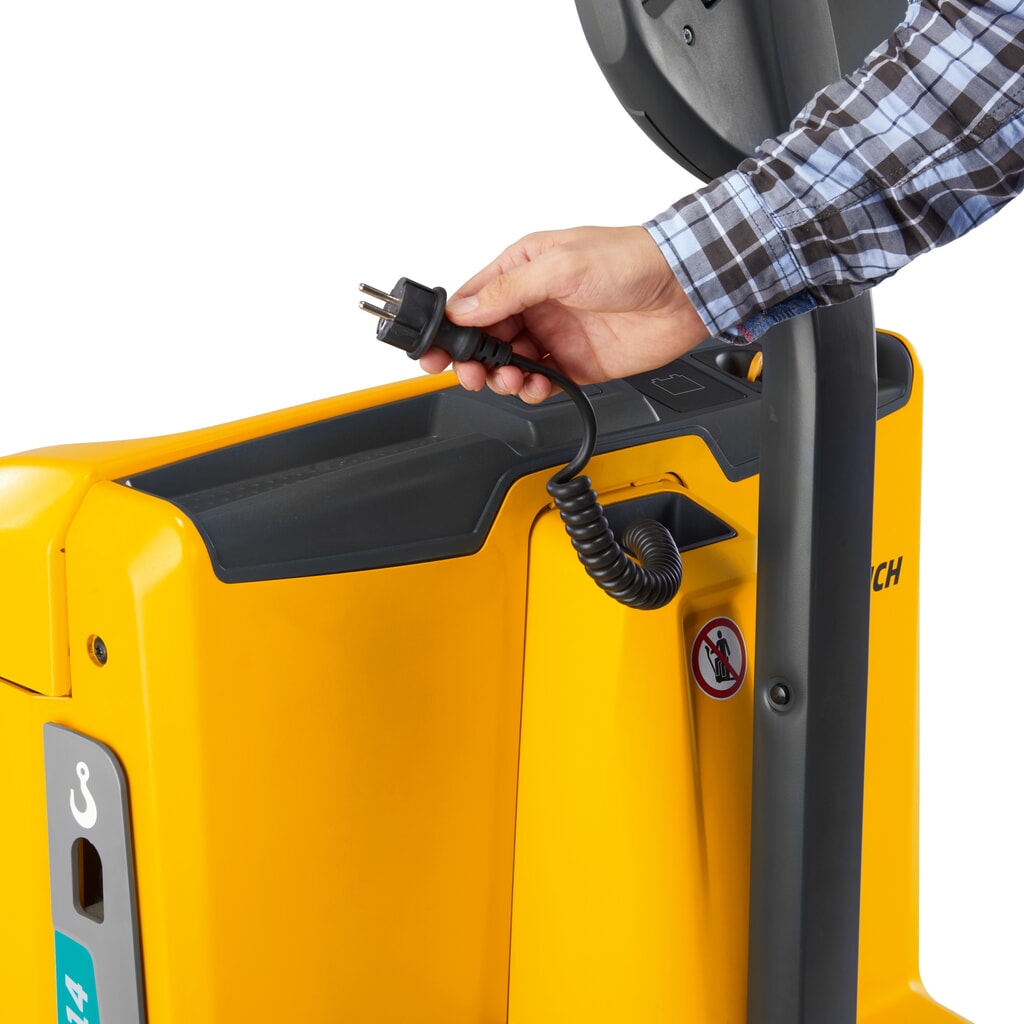 Zdjęcie produktu nr 2: Elektryczny wózek paletowy Jungheinrich EJE 120, udźwig 2000 kg, długość wideł 1150 mm, Aquamatik