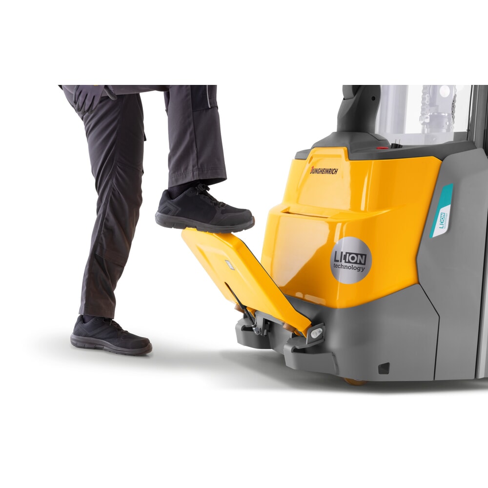 Zdjęcie produktu nr 5: Akumulatorowy wózek podnośnikowy Jungheinrich ERC 112zi ZT z platformą, podwójny maszt teleskopowy, wysokość podnoszenia 2700 mm, udźwig 1200 kg, proporcjonalny układ hydrauliczny