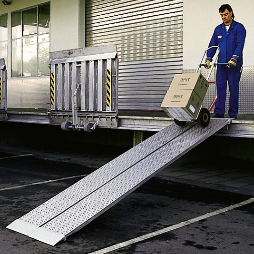 Zdjęcie produktu nr 7: Aluminiowa szyna przeładunkowa, antypoślizgowa, nośność 435 kg/szt., szer. x dł. 200 x 1 500 mm