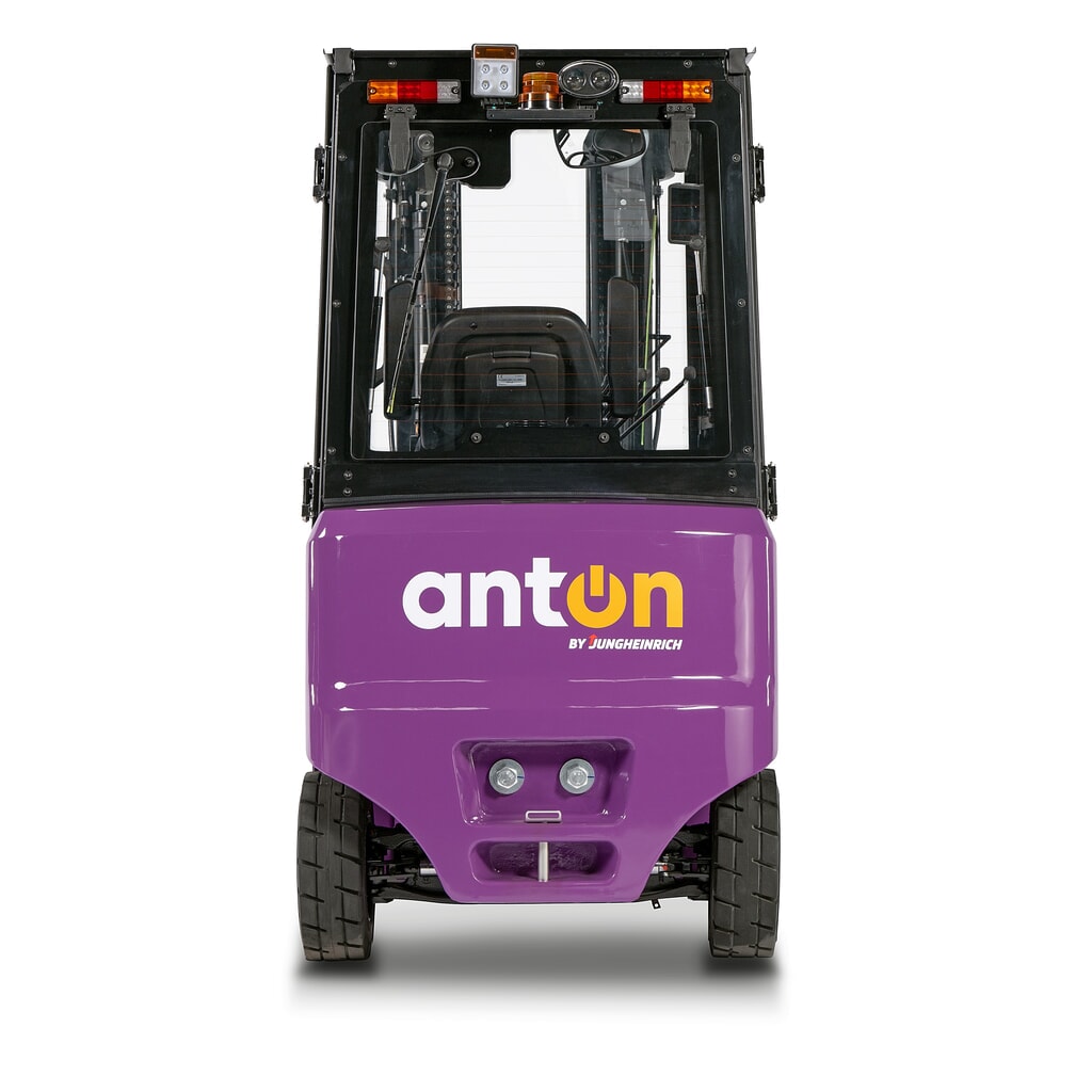 AntOn by Jungheinrich elektryczny wózek widłowy CBH 2.0 z potrójnym masztem teleskopowym, wysokość podnoszenia 4800 mm, udźwig 2000 kg, kabina ochronna przed warunkami atmosferycznymi Comfort, z wbudowaną ładowarką Zdjęcie produktu nr 5: AntOn by Jungheinrich elektryczny wózek widłowy CBH 2.0 z potrójnym masztem teleskopowym, wysokość podnoszenia 4800 mm, udźwig 2000 kg, kabina ochronna przed warunkami atmosferycznymi Comfort, z wbudowaną ładowarką