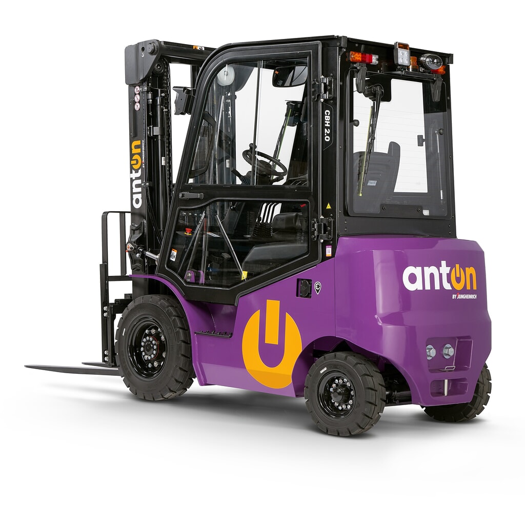 Zdjęcie produktu nr 7: AntOn by Jungheinrich elektryczny wózek widłowy CBH 2.0 z potrójnym masztem teleskopowym, wysokość podnoszenia 4800 mm, udźwig 2000 kg, kabina ochronna przed warunkami atmosferycznymi Comfort, z wbudowaną ładowarką