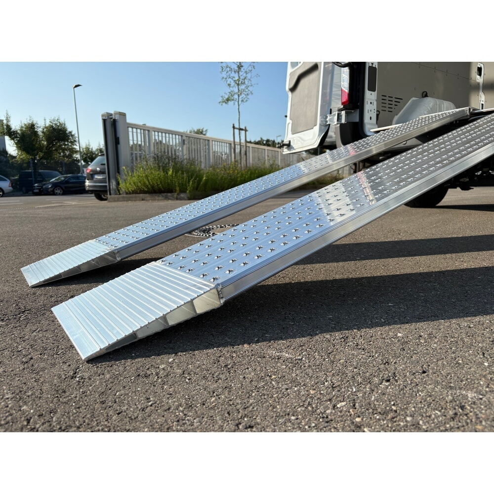 Zdjęcie produktu nr 8: Aluminiowa szyna przeładunkowa, antypoślizgowa, nośność 435 kg/szt., szer. x dł. 200 x 1 500 mm