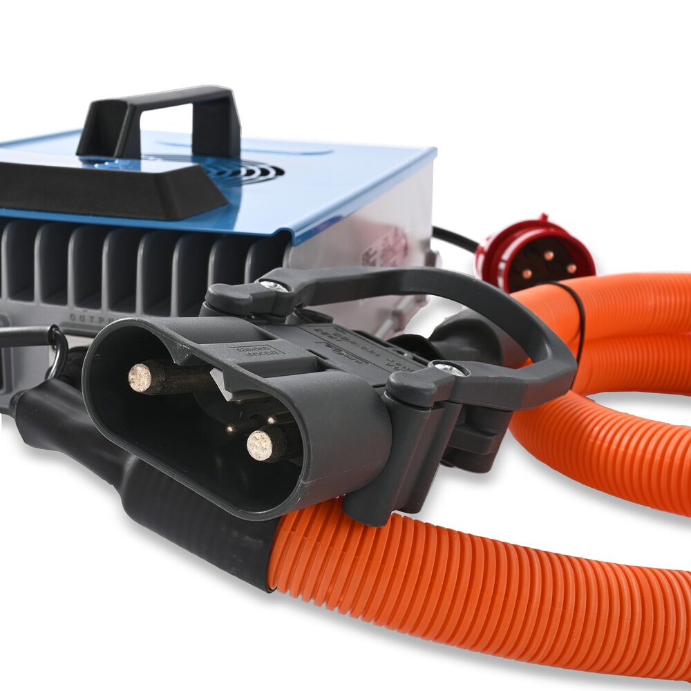 Zdjęcie produktu nr 6: Ładowarka zewnętrzna D400, 80 V, 60 A, CEE czerwona 32A, 5-pinowa – 3P+N+E do elektrycznego wózka widłowego AntOn by Jungheinrich CBH 2.0