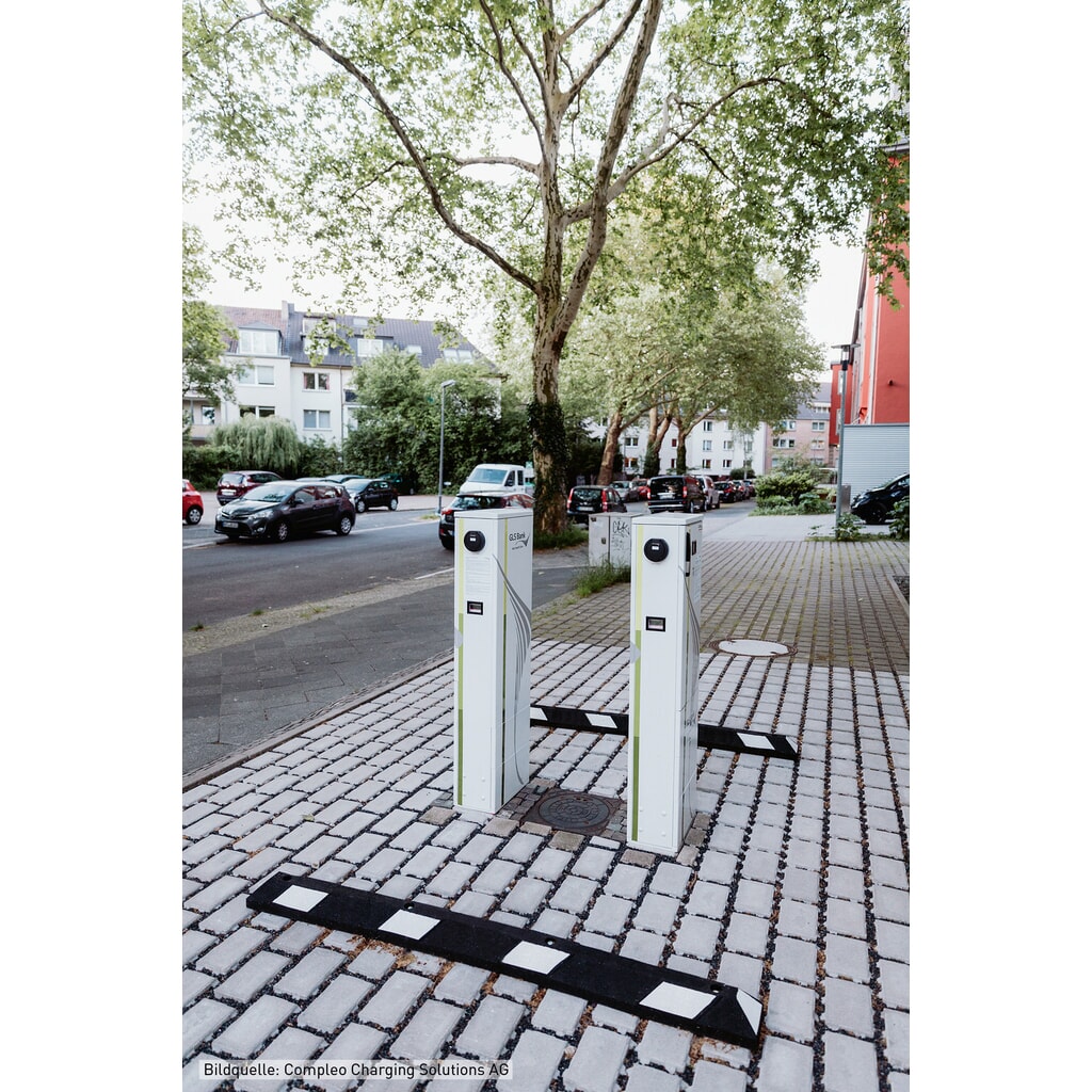 Zdjęcie produktu nr 4: Blokada kół Park-AID®, czarna z białymi paskami odblaskowymi, szerokość 1800 mm