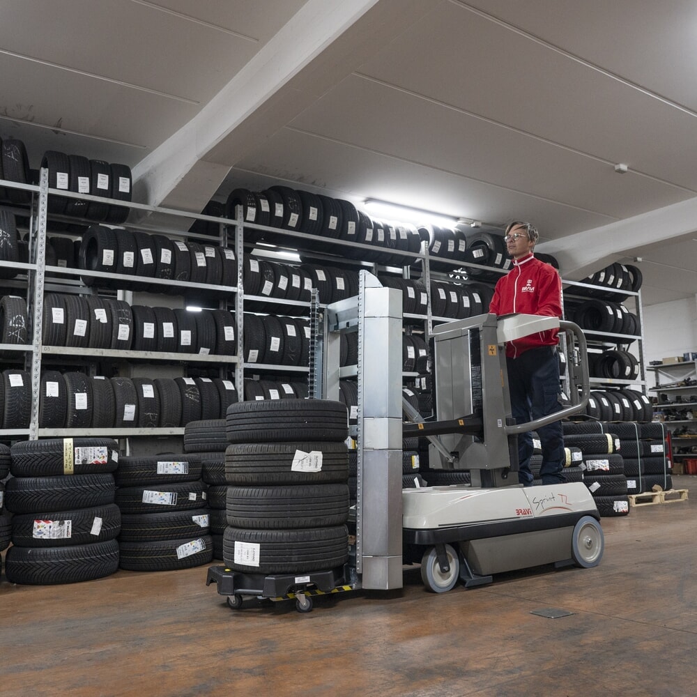 Zdjęcie produktu nr 5: Bravi® Platforms winda osobowa do kompletowania opon Sprint TL