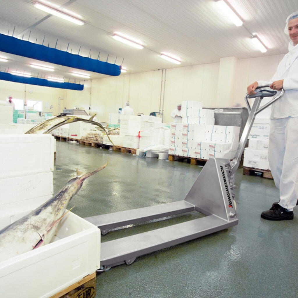 Ręczny wózek paletowy ze stali szlachetnej Jungheinrich AM I20, udźwig 2000 kg, długość wideł 1220 mm, nylon Zdjęcie produktu nr 6: Ręczny wózek paletowy ze stali szlachetnej Jungheinrich AM I20, udźwig 2000 kg, długość wideł 1220 mm, nylon