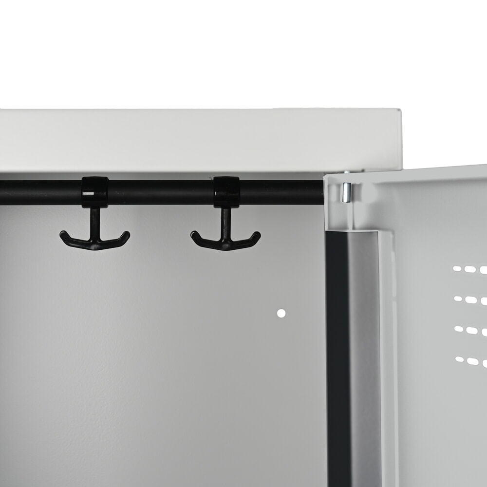 Zdjęcie produktu nr 5: Szafka Steinbock® z cokołem, 3 przegrody, przegroda środkowa, zamek cylindryczny, wys. x szer. x gł. 1800 x 1200 x 500 mm, jasnoszary/antracytowoszary