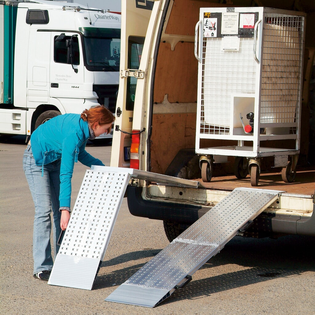Zdjęcie produktu nr 1: Szyny przeładunkowe, składane, nośność 1 020 kg/para, szer. x dł. 400 x 2 045 mm